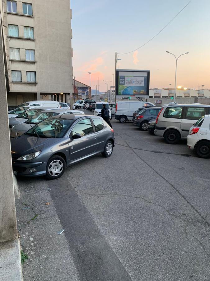 شقة Superbe T3 Sejour Marseille Clim 2 Balcons Timone المظهر الخارجي الصورة